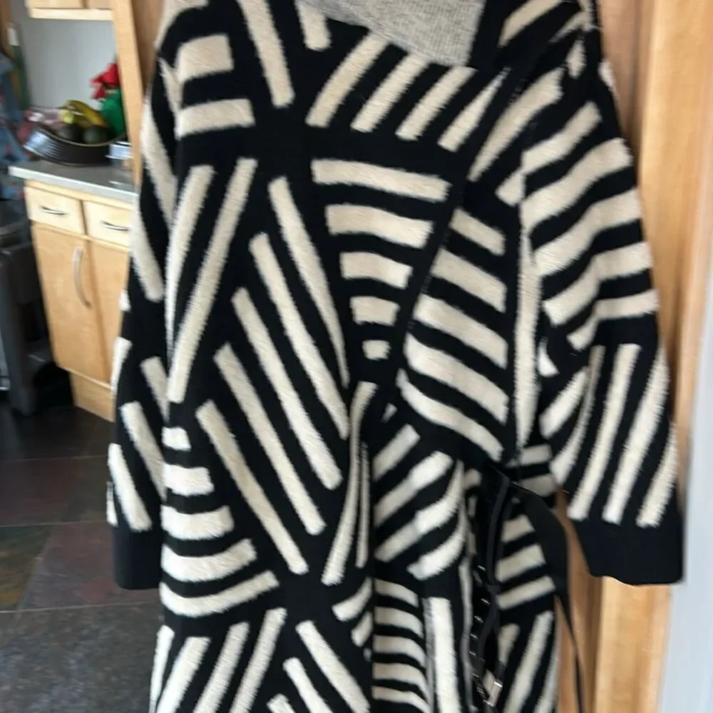 Nori Sweater FlyaWay Wrap Eyelash Yarn Split Turtleneck Abstract black cream 1X - Picture 10 of 14